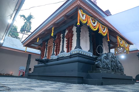 ബദ്ലാപ്പൂർ അയ്യപ്പ ക്ഷേത്രത്തിൽ നാളെ സമ്പൂർണ നെയ്വിളക്കോടെ ആദ്യ വിശേഷാൽ നിറമാല