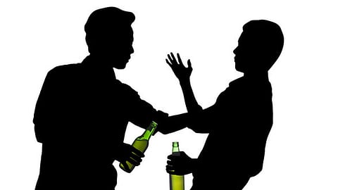 മദ്യപിച്ച് തമ്മിൽ തല്ലുണ്ടാക്കി; പത്തനംതിട്ടയിൽ  2 പൊലീസ് ഉദ്യോഗസ്ഥർക്ക് സസ്പെന്ഷന്