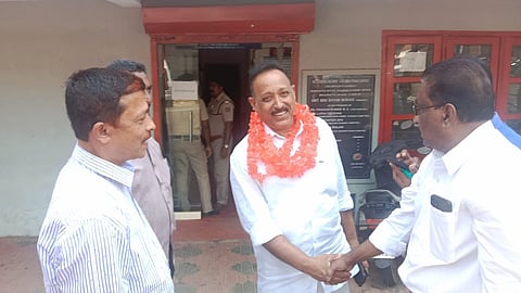 കോഴഞ്ചേരി ഗ്രാമപ്പഞ്ചായത്തില് ഇരുമുന്നണികളുടേയും പിന്തുണയോടെ റോയി ഫിലിപ്പ് പ്രസിഡന്റായി തെരഞ്ഞെടുക്കപ്പെട്ടു