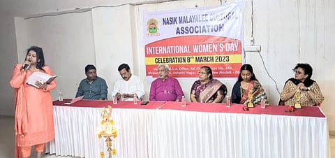 വനിതാ ദിനത്തിൽ വനിതാ ഡോക്ടർ, നഴ്സുമാർ എന്നിവർക്ക് നാസിക് മലയാളി കൾച്ചറൽ അസോസിയേഷന്റെ ആദരവ്
