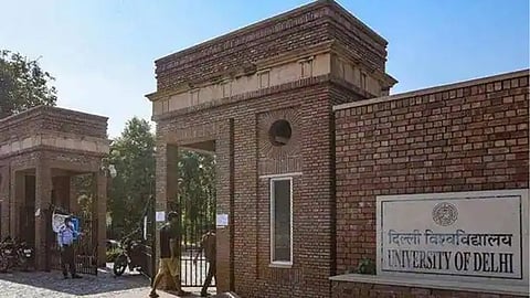 ബിബിസി ഡോക്യുമെന്ററി പ്രദർശനം: രണ്ടു വിദ്യാർഥികൾക്ക് ഡൽഹി സർവകലാശാലയുടെ വിലക്ക്