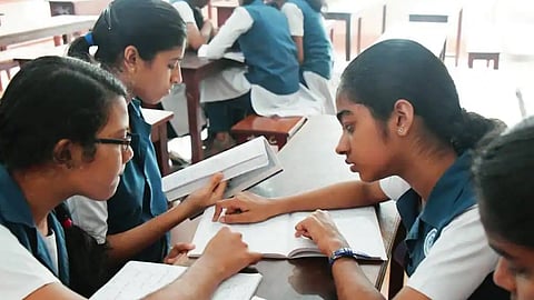 കേന്ദ്രം ഒഴിവാക്കിയ 'ചരിത്രം' കേരളം പഠിപ്പിക്കും