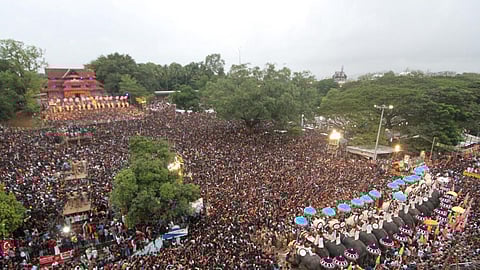 പൂരം ഇന്ന്, കണ്ണും കാതും നിറയെ വിസ്മയങ്ങൾ