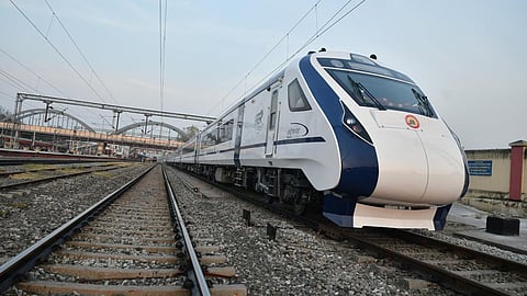 വന്ദേഭാരത് കാസർഗോഡ് വരെ സര്വീസ് നടത്തും; റെയില്വേ മന്ത്രി