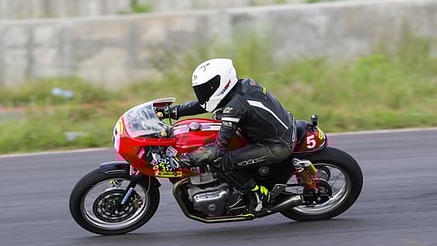 രൂപമാറ്റം വരുത്തിയ ബൈക്കിൽ അഭ്യാസപ്രകടനം;  53 പേർ കുടുങ്ങി,  6,37,350 രൂപ പിഴ;  37 പേരുടെ ലൈസൻസ് റദ്ദാക്കും