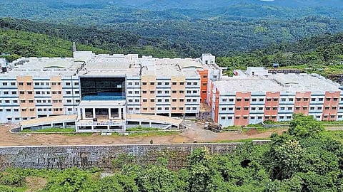 കോന്നി മെഡിക്കല് കോളെജ് അക്കാദമിക്ക് ബ്ലോക്ക് ഉദ്ഘാടനം; 24ന് മുഖ്യമന്ത്രി നാടിന് സമര്പ്പിക്കും