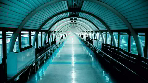 ചരിത്ര നേട്ടവുമായി രാജ്യം: ആദ്യത്തെ അണ്ടര്വാട്ടര് മെട്രൊ പരീക്ഷണയോട്ടം വിജയകരം