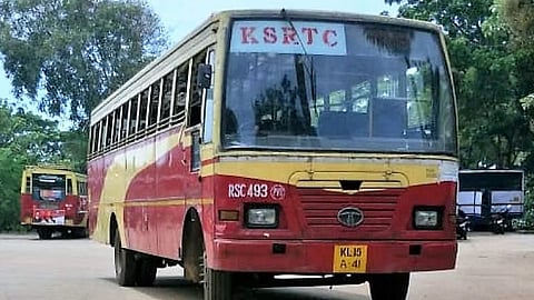 ബസില് കയറിയ വിദ്യാര്ഥിനിയെ തല്ലി; കെഎസ്ആർടിസി ഡ്രൈവർക്ക് സസ്പെൻഷൻ