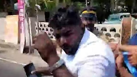 'യുവം' വേദിക്ക് സമീപം പ്രതിഷേധം;  യൂത്ത് കോണ്ഗ്രസ് പ്രവർത്തകൻ അറസ്റ്റിൽ