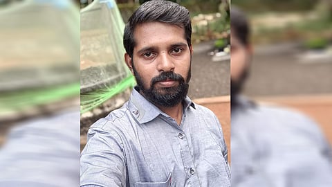 മരം കടപുഴകി വീണ് ബൈക്ക് യാത്രികൻ മരിച്ചു