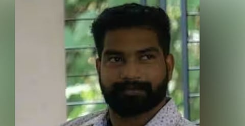 കാട്ടാക്കട ആൾമാറാട്ടക്കേസ്: വിശാഖിനെ സസ്പെൻഡ് ചെയ്തു