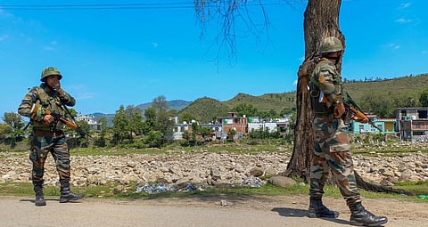 കശ്മീരിൽ സ്ഫോടനം: വീരമൃത്യു വരിച്ച സൈനികരുടെ എണ്ണം അഞ്ചായി