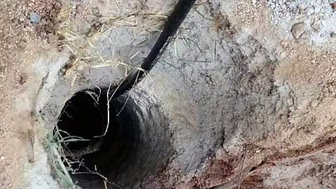 കുഴൽക്കിണറിൽ വീണ ഒമ്പതുകാരന് 'പുനർജന്മം'