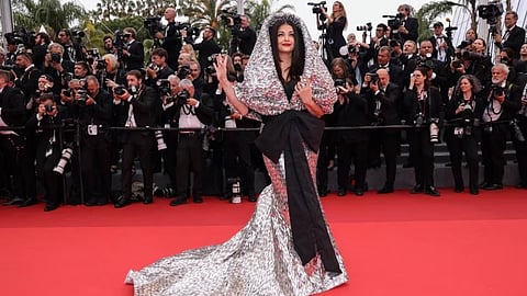 ഐശ്വര്യ റായ് ബച്ചൻ കാൻസ് വേദിയിൽ