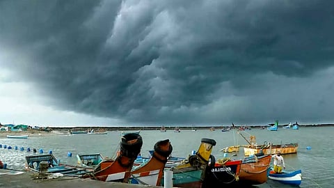 ശക്തമായ മഴയ്ക്ക് സാധ്യത; 4 ജില്ലകളിൽ ഓറഞ്ച് അലർട്ട്