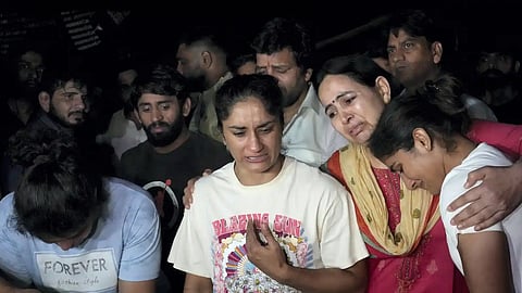 മെഡലുകൾ തിരിച്ചു നൽകും: ഗുസ്തി താരങ്ങൾ