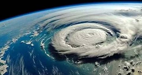 മോക്ക ചുഴലിക്കാറ്റ് കര തൊട്ടു: ഭീതിയിൽ മ്യാന്മറും ബംഗ്ലാദേശും; കേരളത്തിലും മഴ