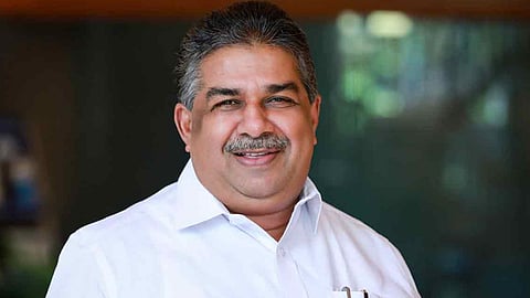 'ന്യായമായ ശമ്പളം നൽകുന്നില്ലേ! പിന്നെന്തിനാണ് നക്കാപ്പിച്ച വാങ്ങുന്നത്?'