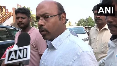 കോൺഗ്രസിൽ അധികാരത്തർക്കം തുടങ്ങി