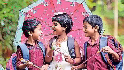 അവധിക്കാലം കഴിഞ്ഞു, ഇനി റെഡിയാവാം സ്കൂളിലേക്ക്