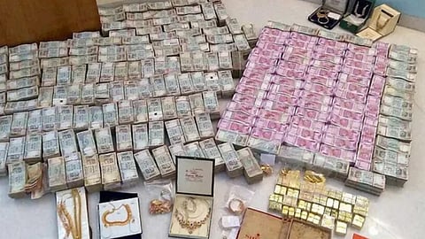 കർണാടക തെരഞ്ഞെടുപ്പ്: ഇലക്ഷൻ കമ്മീഷൻ കണ്ടുകെട്ടിയത് 375 കോടിയുടെ വസ്തുക്കൾ