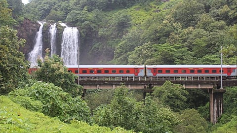 ഇന്ത്യൻ റെയിൽവേ.