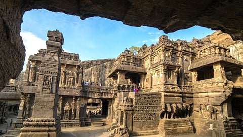 സർക്കാർ സംരംഭങ്ങളും സാംസ്കാരിക നവോത്ഥാനവും