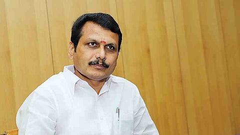 സെന്തിൽ ബാലാജിയെ 
ഗവർണർ മന്ത്രിസഭയിൽ നിന്നു പുറത്താക്കി; കോടതിയെ സമീപിക്കാൻ സര്ക്കാര്