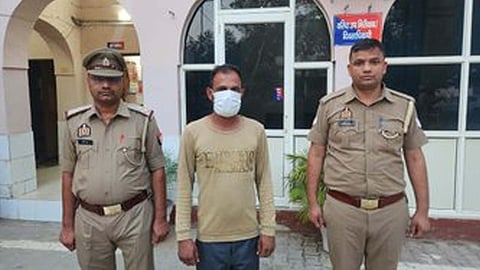 കരിക്ക് 'ഫ്രഷാ'യിരിക്കാൻ തളിച്ചത് കാനയിലെ വെള്ളം; കച്ചവടക്കാരൻ അറസ്റ്റിൽ