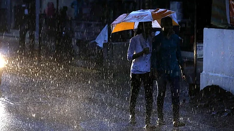 കേരളത്തിൽ മഴ തുടരും; മത്സ്യത്തൊഴിലാളുകൾക്ക് ജാഗ്രതാ നിർദേശം