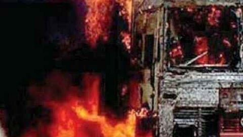 കോട്ടയത്ത് ഗ്യാസ് സിലിണ്ടർ കയറ്റി വന്ന ലോറിക്ക് തീപിടിച്ചു