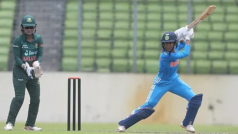 ബംഗ്ലാദേശിനെതിരായ രണ്ടാം ഏകദിനത്തിൽ ഇന്ത്യൻ ബാറ്റർ ജമീമ റോഡ്രിഗ്സിന്റെ ബാറ്റിങ്.