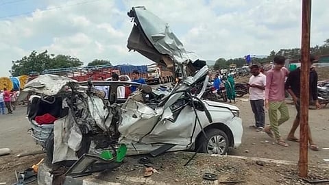 മുംബൈ-ആഗ്ര ഹൈവേയിൽ വാഹനാപകടം; 11പേർ മരിച്ചു, 28 പേർക്ക് പരിക്ക്