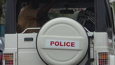തൃശൂരിൽ 12 കാരനെ പിതാവ് വെട്ടി പരിക്കേൽപ്പിച്ചു; ചികിത്സയിൽ