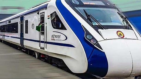 സാങ്കേതിക തകരാർ: കണ്ണൂരിൽ വന്ദേഭാരത് നിർത്തിയിട്ടത് ഒന്നര മണിക്കൂർ