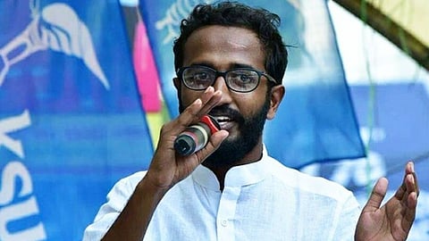 മുഖ്യമന്ത്രിയുടെ പെഴ്സണൽ സ്റ്റാഫ് അംഗത്തിനെതിരേ കെഎസ്യു നേതാവ്: പിഎച്ച്ഡി പ്രബന്ധം കോപ്പിയടിയെന്ന് ആരോപണം