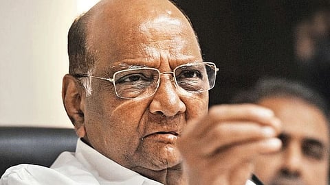 പവാറിന്റെ ഗൂഗ്ലി; ഫഡ്നാവിസിന്റെ കാരം ബോൾ