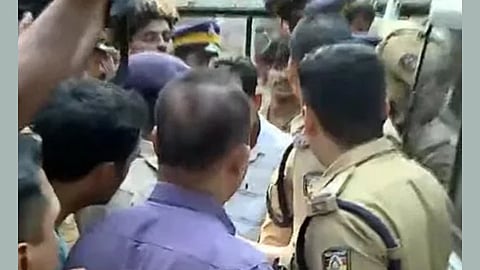 പ്രതികളെ തെളിവെടുപ്പിനെത്തിച്ചപ്പോൾ.