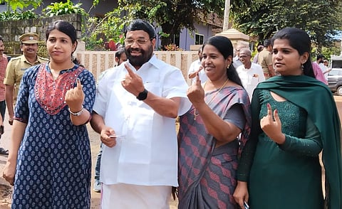 മന്ത്രി വി. എന് വാസവന്