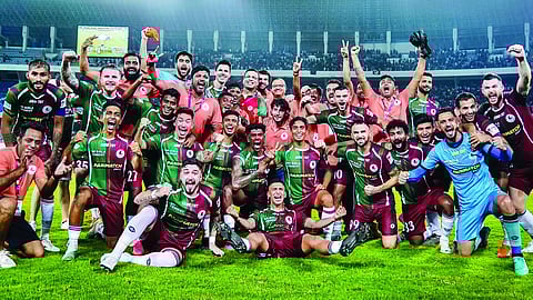 ജേതാക്കളായ മോഹൻ ബഗാൻ ടീം