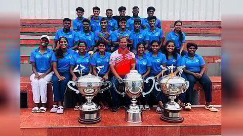 40ാമത് എം. ജി. യൂണിവേഴ്സിറ്റി നീന്തൽ മത്സരത്തിൽ മൂന്ന് വിഭാഗങ്ങളിലും തുടർച്ചയായി ആറാം തവണയും ജേതാക്കളായ കോതമംഗലം എം. എ. കോളേജ് നീന്തൽ ടീം