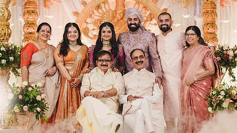 ഗോവിന്ദ് പത്മസൂര്യയും ഗോപിക അനിലും വിവാഹനിശ്ചയച്ചടങ്ങിൽ