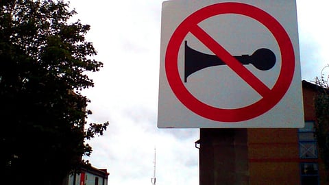 No horn sign