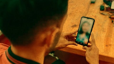 'നിങ്ങളുടെ നഗ്ന വീഡിയോ തയാറാക്കി പണം ചോദിക്കും; ഈ കെണിയിൽ വീഴാതിരിക്കുക' | Video