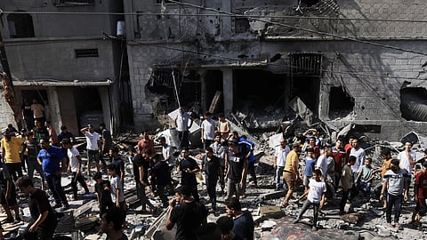 കരയുദ്ധത്തിന് മുന്നോടിയായി കനത്ത വ്യോമാക്രമണം; 700 മരണം