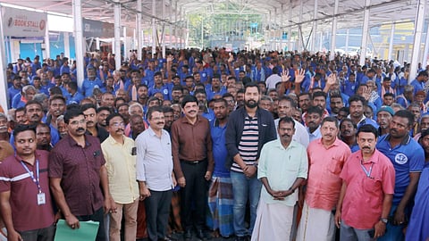 അയ്യൻ്റെ പൂങ്കാവനത്തിൽ വിശുദ്ധി സേന ശുചീകരണ പ്രവർത്തനം ആരംഭിച്ചു