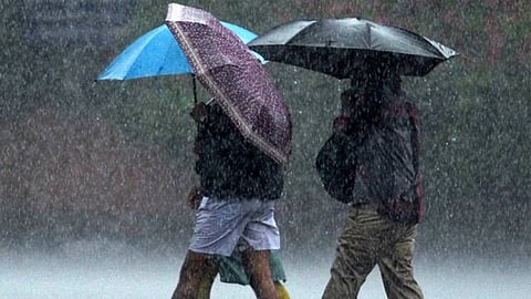 പത്തനംതിട്ടയിൽ ഉരുൾ പൊട്ടൽ; മലയോരമേഖലകളിൽ രാത്രിയാത്രയ്ക്ക് വിലക്ക്, ശബരിമല തീർഥാടനത്തെ ബാധിക്കില്ല