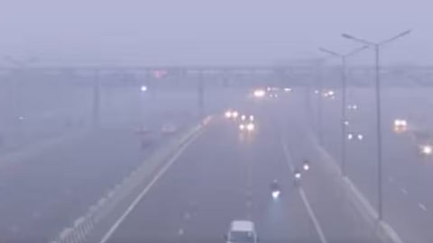 ഡൽഹിയിൽ അന്തരീക്ഷ മലീനികരണം അതിരൂക്ഷം; പ്രൈമറി സ്കൂളുകൾക്ക് 10 വരെ അവധി