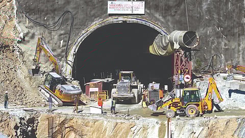 രക്ഷാപ്രവർത്തനം തുടരുന്ന തുരങ്കം