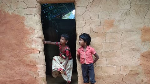 മലക്കപ്പാറ വീരൻ കുടിയിലെ കുട്ടികൾ